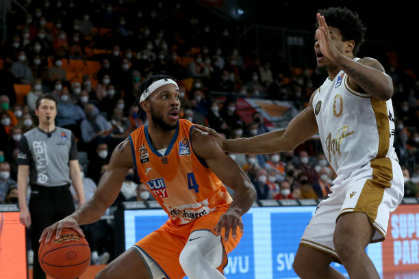 容组合和更 容组合和更