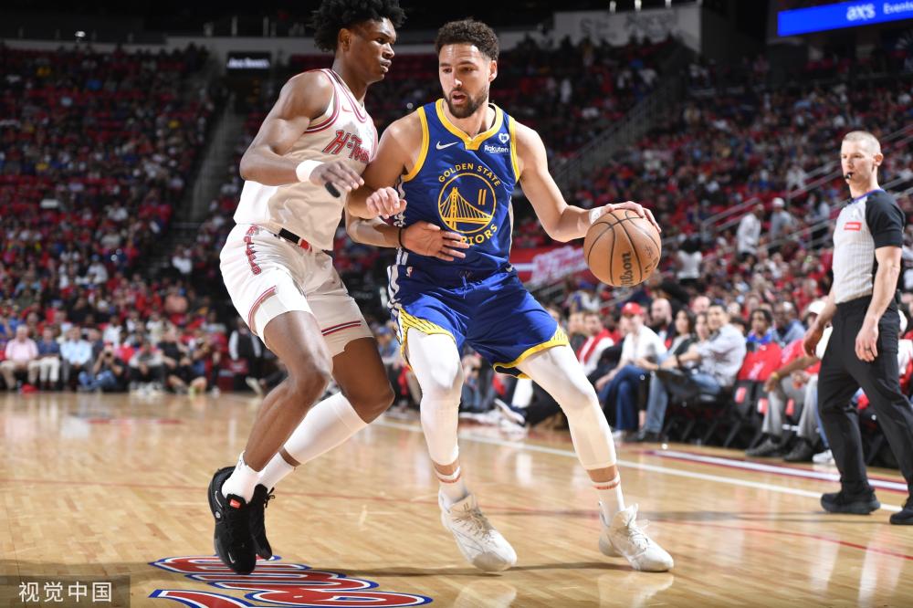 哨声中一一 哨声中一一