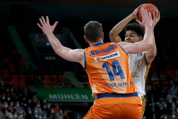 布登：我们需要赢球但却无法拿下比赛 还有晋级可能球队不会放弃