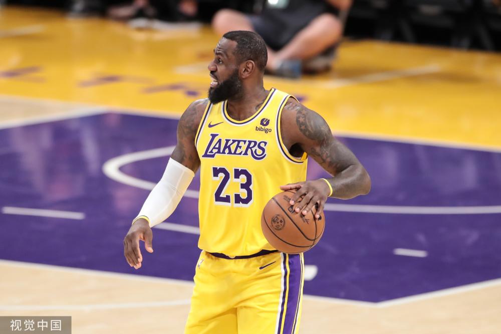 比利亚雷亚尔vs巴塞罗那全场数据：射门数13-17，射正数4-10